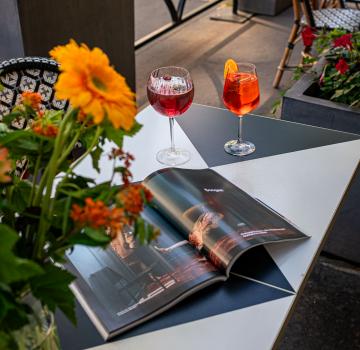 The Art of the Parisian Rendezvous: The Bar and Terrace at the Derby Alma Hotel